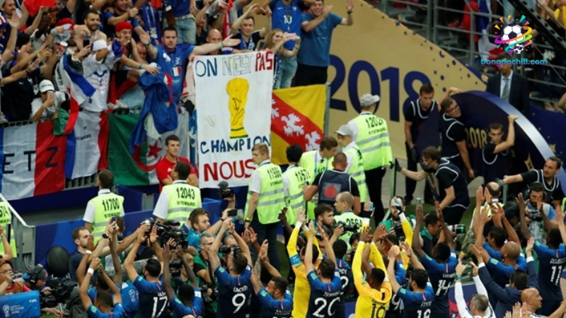 Người dân Pháp luôn thể hiện niềm vui sướng khi có những trận đấu bóng đá