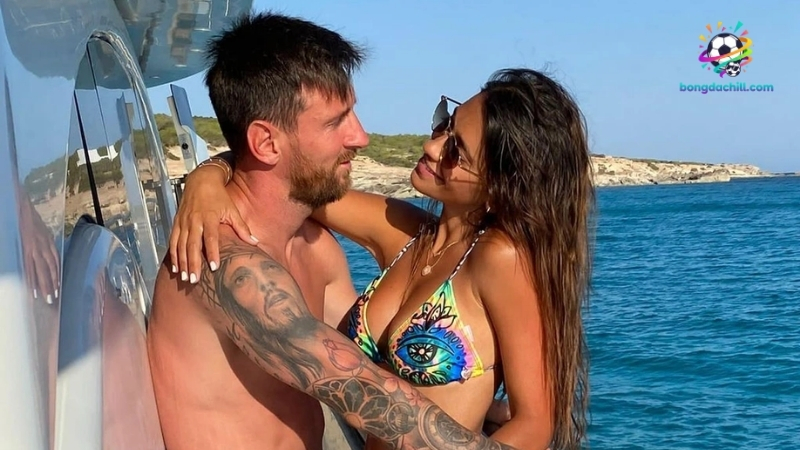Antonella Roccuzzo - Vợ cầu thủ Lionel Messi