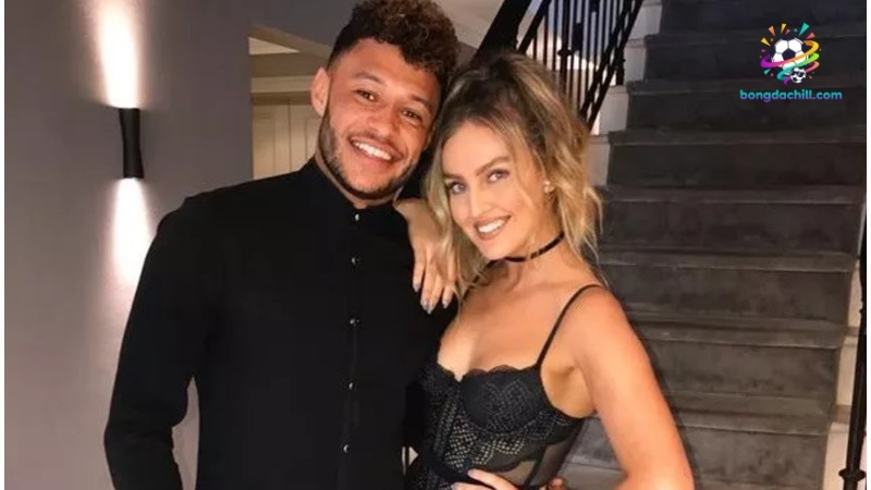 Perrie Edwards - Vợ cầu thủ Alex Oxlade-Chamberlain