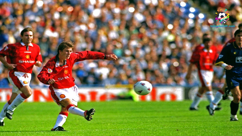 David Beckham dứt điểm từ xa vào lưới Wimbledon