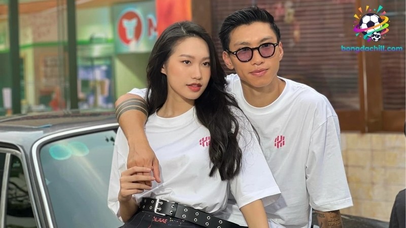 Sự nghiệp đáng nể của vợ Đoàn Văn Hậu