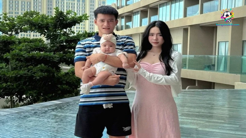 Hạnh phúc viên mãn của cặp đôi khi có con gái