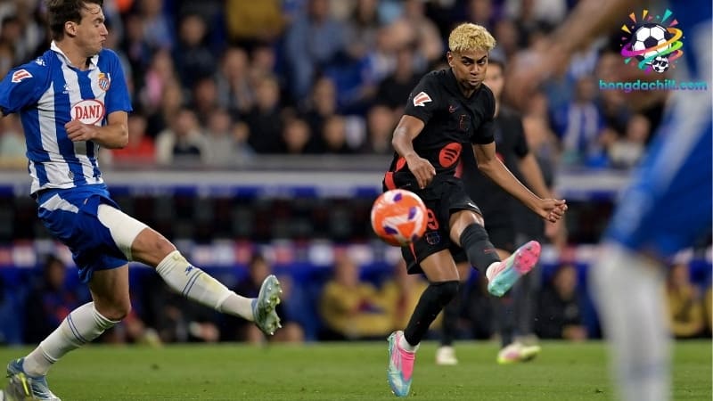 Lamine Yamal trận Espanyol vs Barcelona
