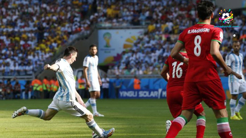 Lionel Messi dứt điểm ngay trong phút bù giờ