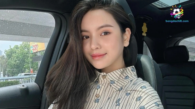 Vợ cầu thủ Quang Hải là Chu Thanh Huyền 